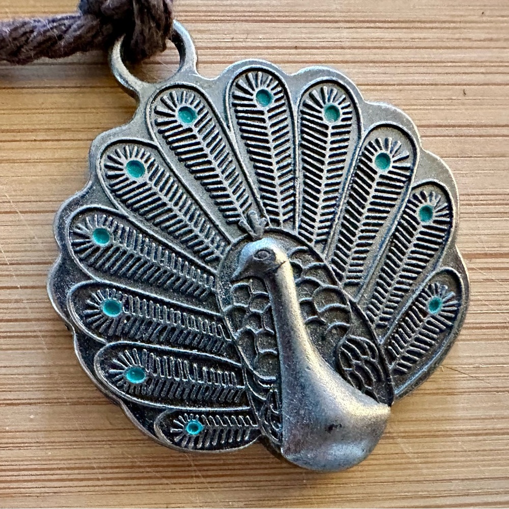 Round Peacock Pendant Bracelet Silver Tone Metal Teal Enamel Boho Statement